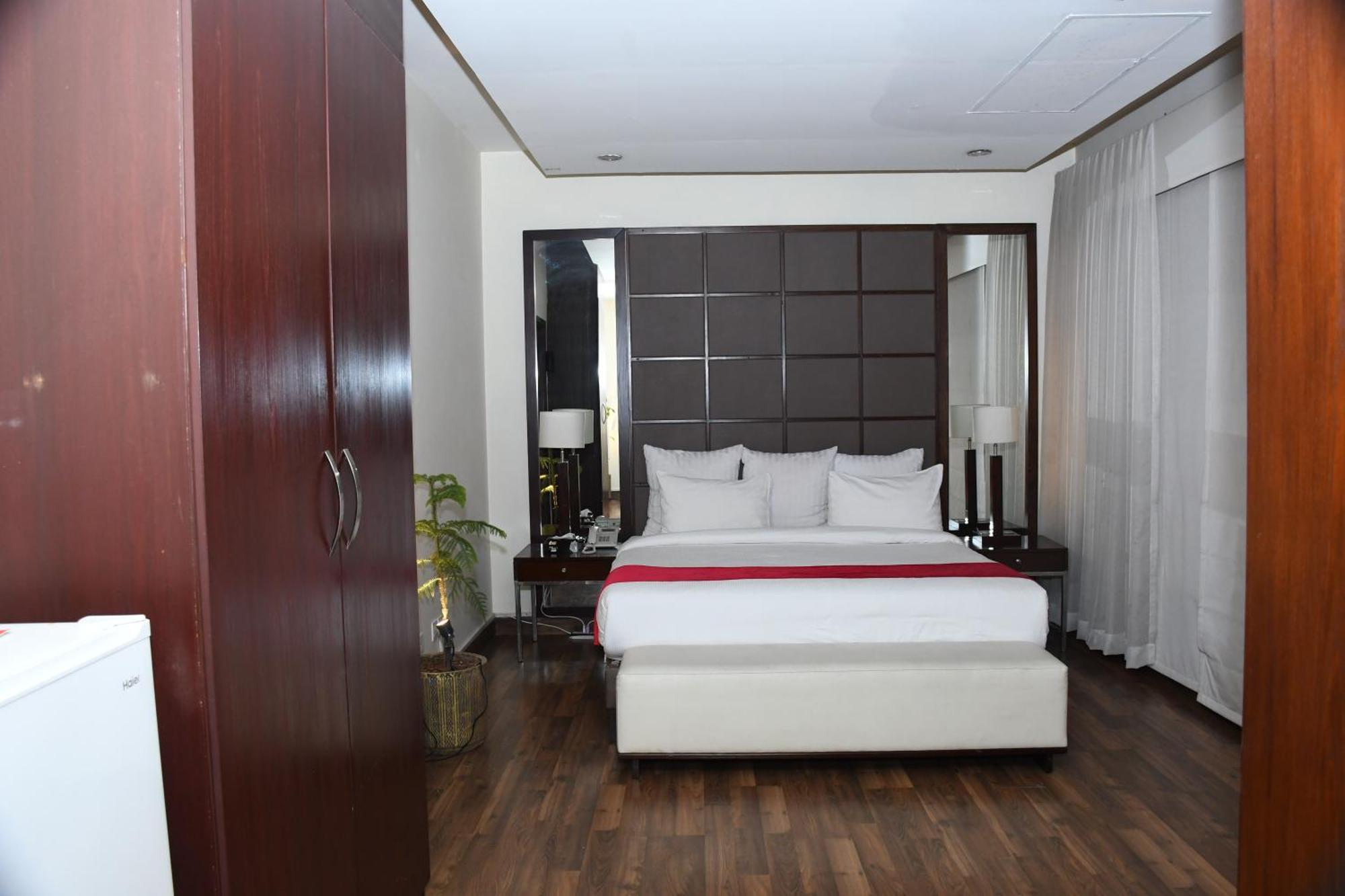 Rockville House Managed & Operated By Serai Boutique Hotels And Resorts อิสลามาบัด ภายนอก รูปภาพ